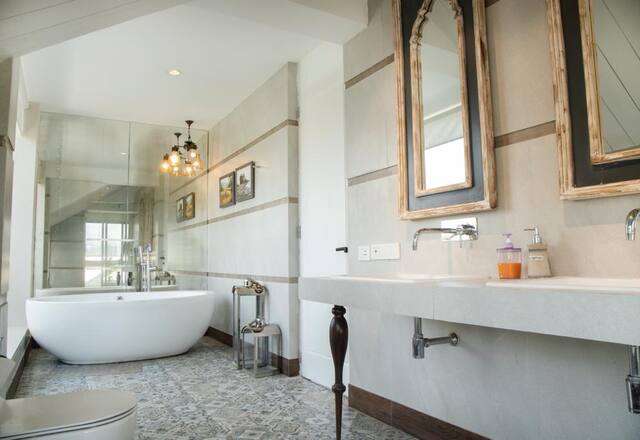 Ultra Luxury 3 BHK Private Pool Penthouse photo 3