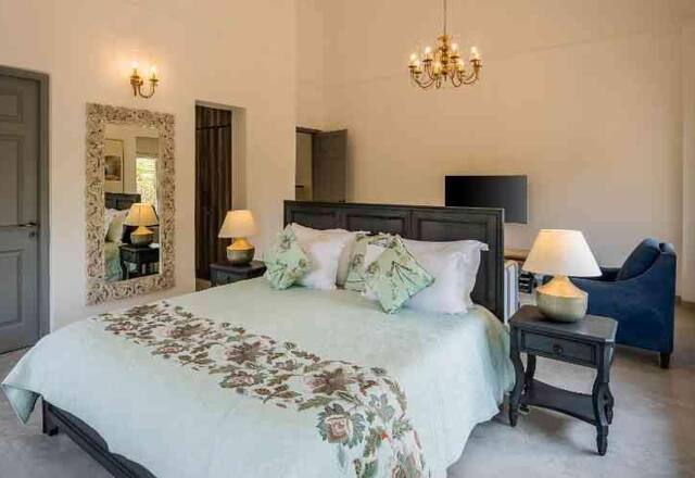 Ultra Luxury 6 BHK Private Pool Villa photo 5