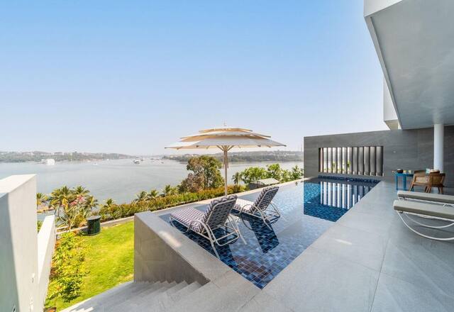 6 BHK Villa
