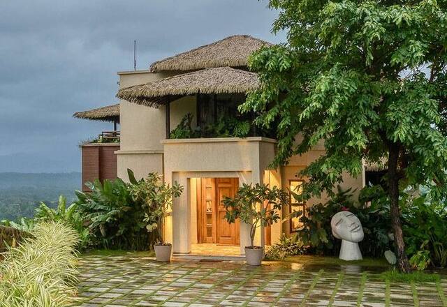 Luxury 6 BHK Private Pool Mansion
