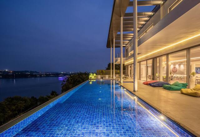 7 BHK Villa