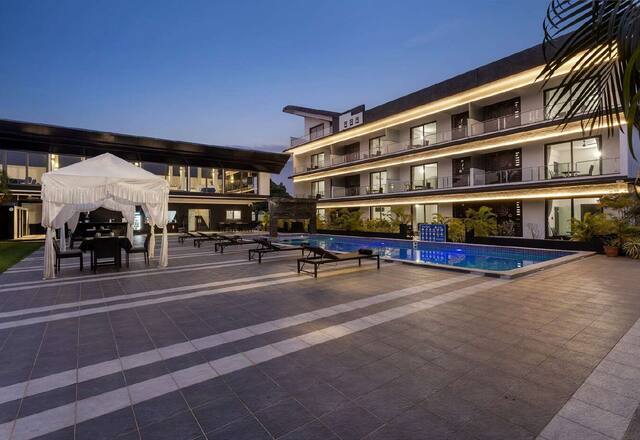 12 BHK Villa photo 2
